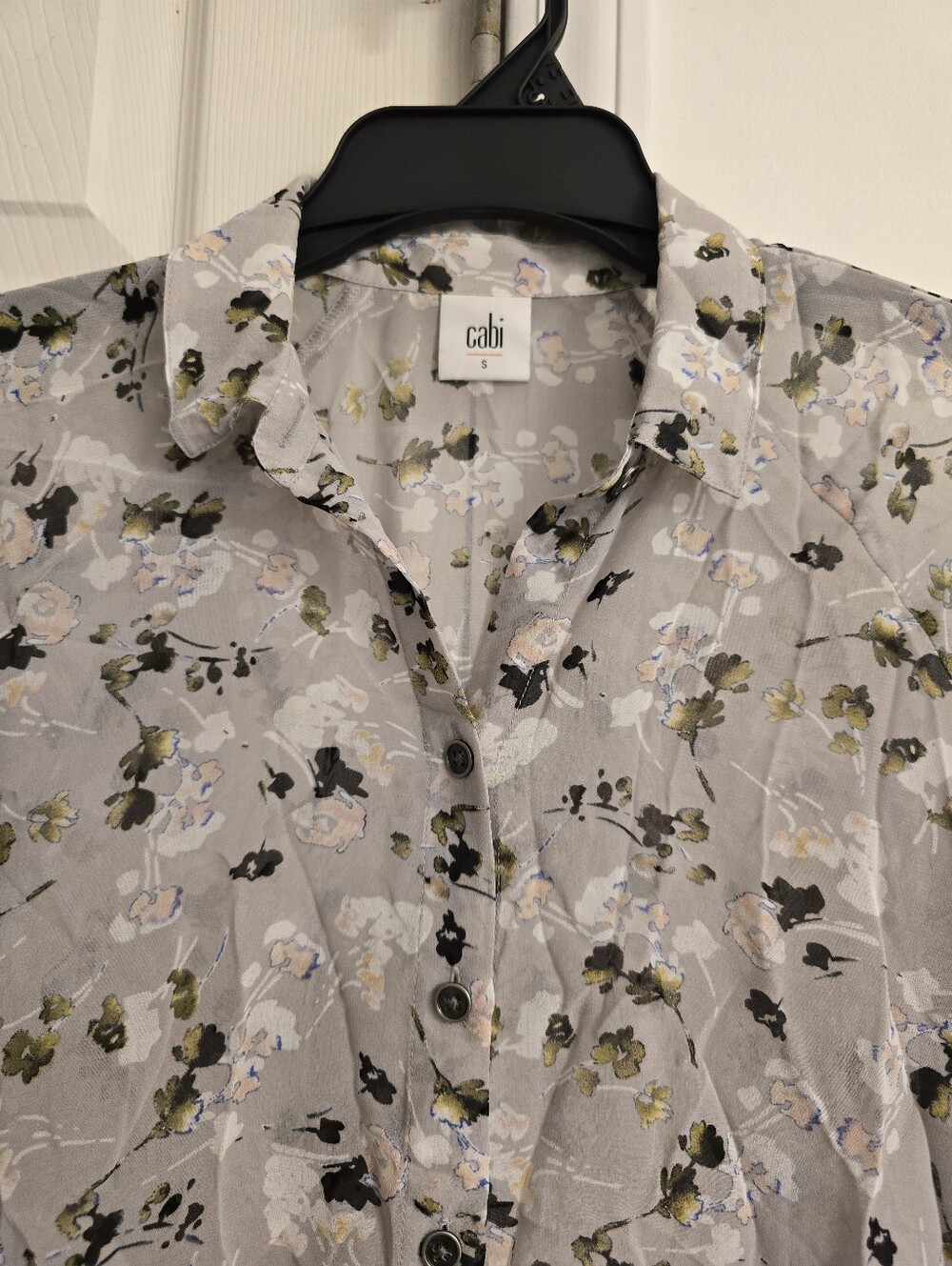 Cabi Grey Sheer Matinee Floral Button Down Blouse S - Picture 3 of 8
